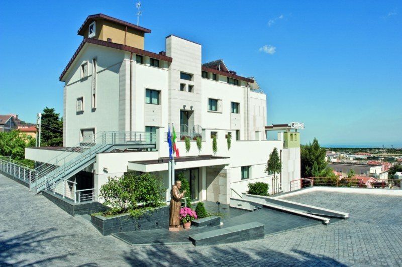 Hotel Vittoria San Giovanni Rotondo Luaran gambar